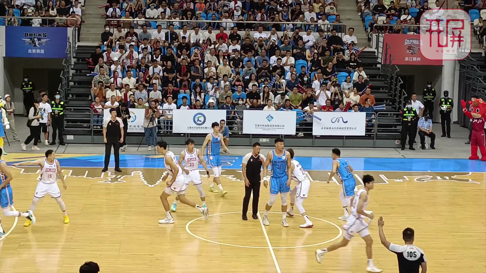 关于东西部球队将在篮球赛场上展开激烈角逐的信息